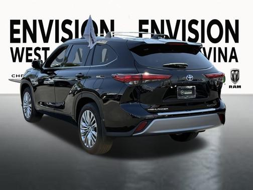 2023 Toyota Highlander Platinum