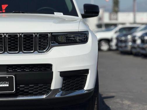 2023 Jeep Grand Cherokee L Laredo
