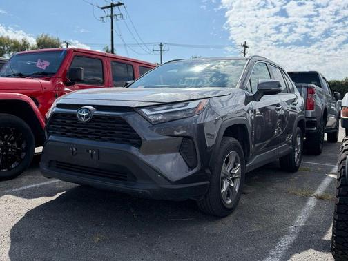 2024 Toyota RAV4 Hybrid XLE
