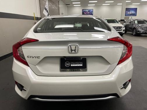 Photo 3 of 30 of 2020 Honda Civic LX