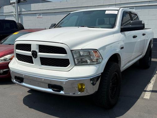 2016 RAM 1500 SLT
