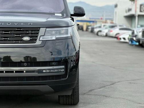 2023 Land Rover Range Rover P530 SE