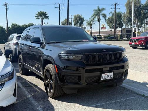 2023 Jeep Grand Cherokee L Laredo