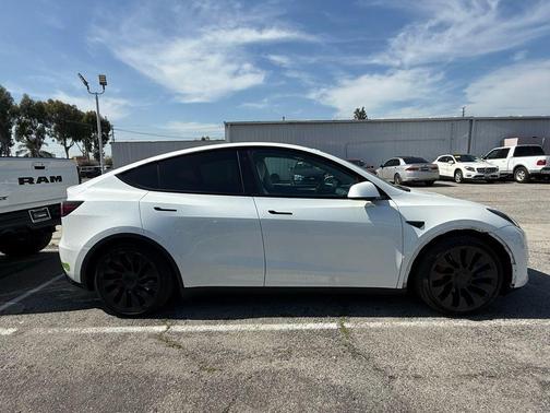 2023 Tesla Model Y Performance