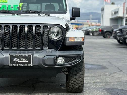 2023 Jeep Gladiator Sport