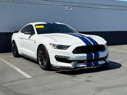2017 Ford Shelby GT350 Base