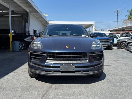 2022 Porsche Macan Base