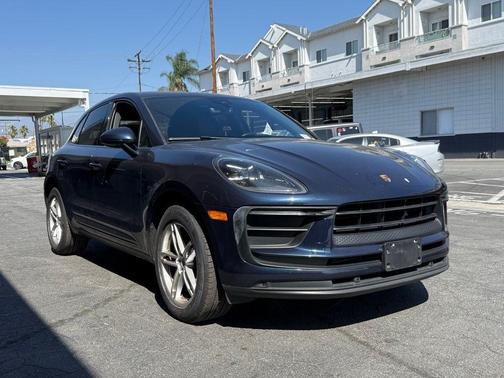 2022 Porsche Macan Base