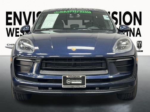 2022 Porsche Macan Base