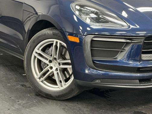 2022 Porsche Macan Base