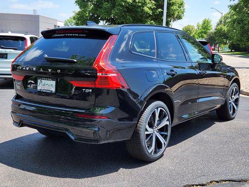 2025 Volvo XC60 Plug-In Hybrid T8 Ultra