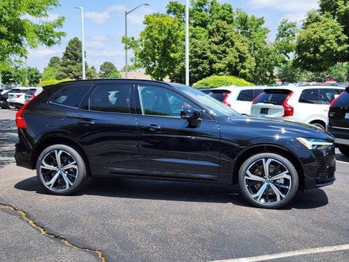 2025 Volvo XC60 Plug-In Hybrid T8 Ultra