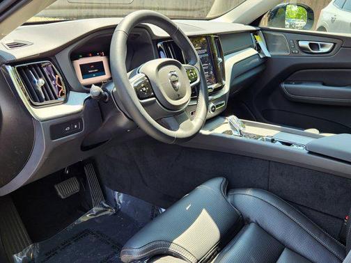 2025 Volvo XC60 Plug-In Hybrid T8 Ultra