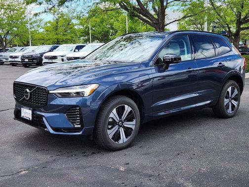 2025 Volvo XC60 Plug-In Hybrid T8 Core