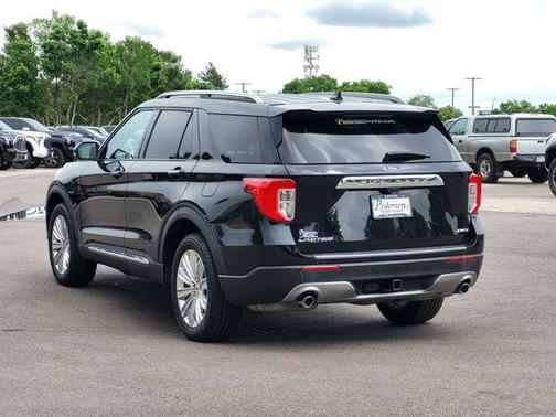 Agate Black Metallic 2022 Ford Explorer Limited