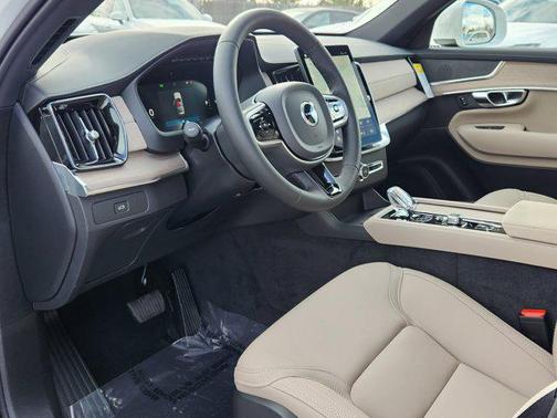 2026 Volvo XC90 B5 Plus 7-Seater
