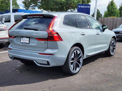 2026 Volvo XC60 B5 Plus