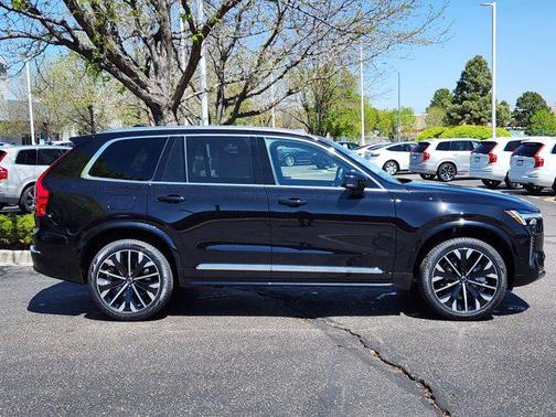 2025 Volvo XC90 B5 Plus 7-Seater