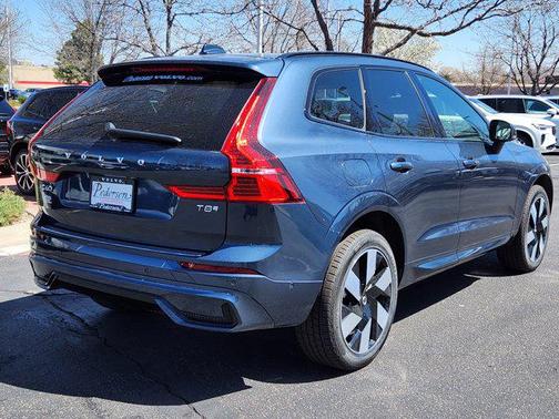 2025 Volvo XC60 Plug-In Hybrid T8 Plus