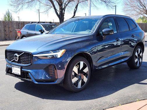 2025 Volvo XC60 Plug-In Hybrid T8 Plus
