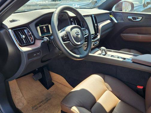 2025 Volvo XC60 Plug-In Hybrid T8 Plus