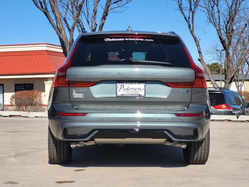 2026 Volvo XC60 B5 Ultra