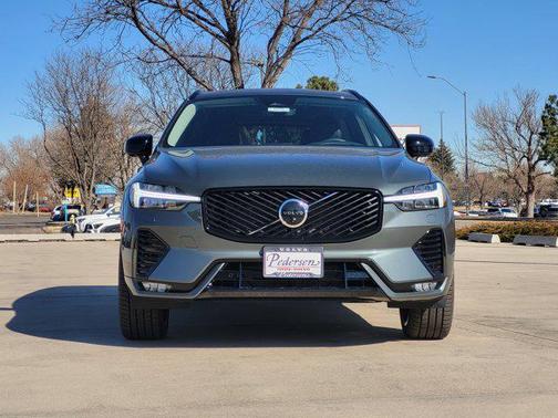 2026 Volvo XC60 B5 Ultra