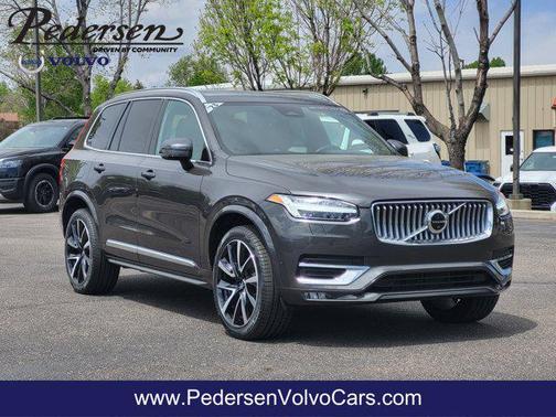 Platinum Grey Metallic 2023 Volvo XC90 B6 Plus 7-Seater