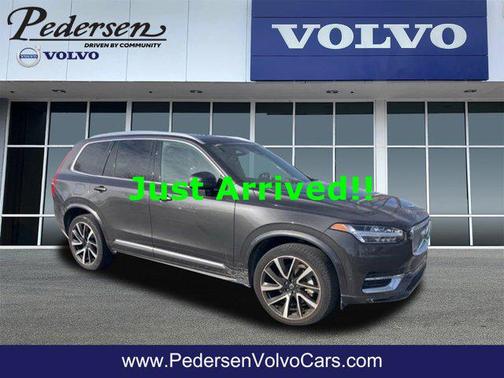 Platinum Grey Metallic 2023 Volvo XC90 B6 Plus 7-Seater