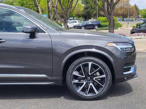Platinum Grey Metallic 2023 Volvo XC90 B6 Plus 7-Seater