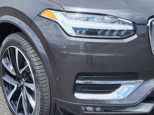 Platinum Grey Metallic 2023 Volvo XC90 B6 Plus 7-Seater