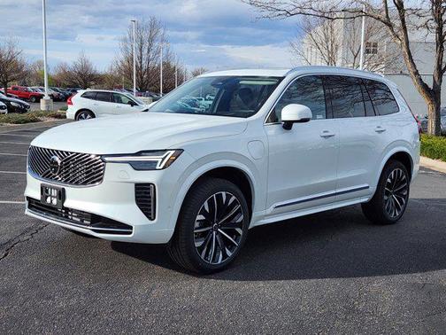 2025 Volvo XC90 Plug-In Hybrid T8 Ultra 7-Seater