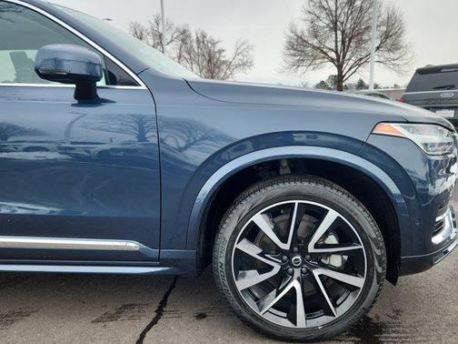 2024 Volvo XC90 B6 Plus Bright Theme 7-Seater