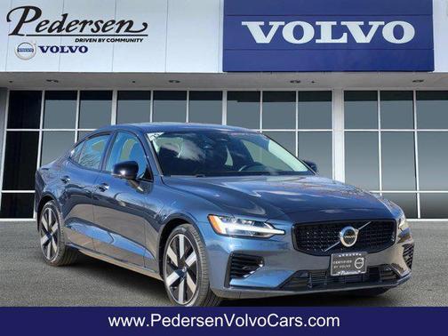 2025 Volvo S60 Plug-In Hybrid T8 Plus