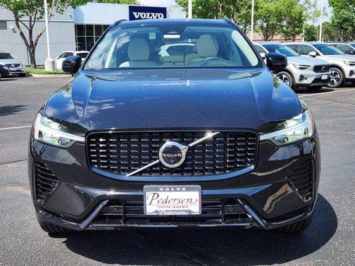 2025 Volvo XC60 Plug-In Hybrid T8 Plus