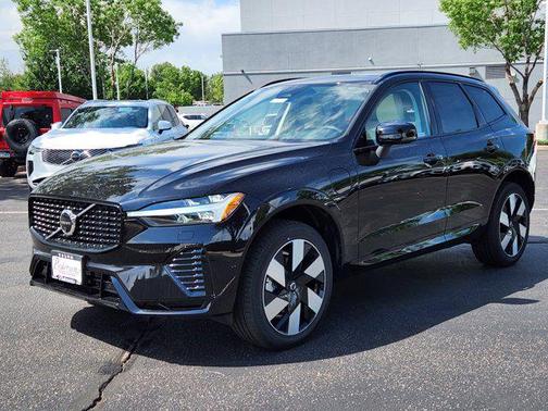 2025 Volvo XC60 Plug-In Hybrid T8 Plus