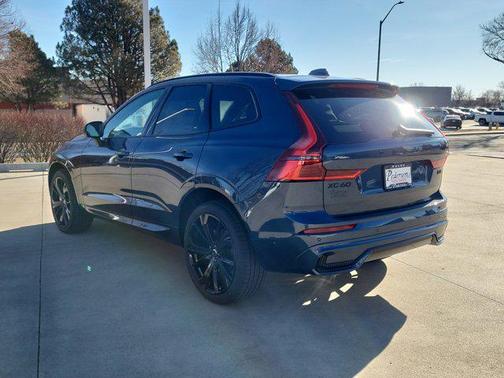 2026 Volvo XC60 B5 Ultra Black Edition