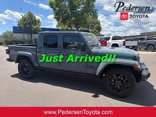 Anvil Clearcoat 2025 Jeep Gladiator Nighthawk