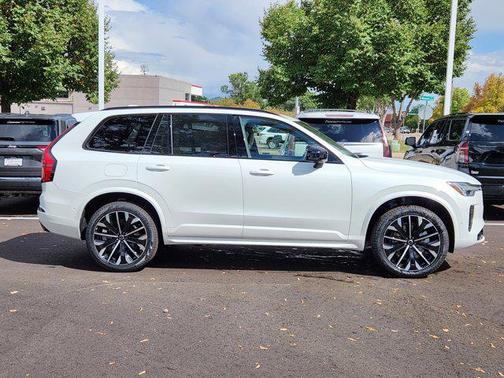 2026 Volvo XC90 B6 Ultra Dark Theme 7-Seater