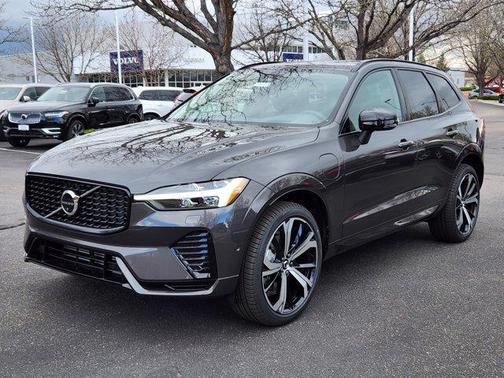 2025 Volvo XC60 Plug-In Hybrid T8 Ultra