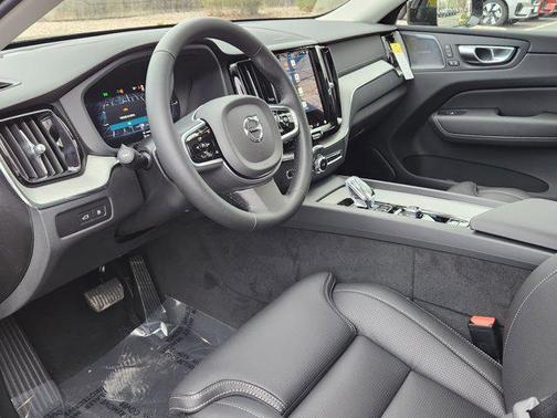 2025 Volvo XC60 Plug-In Hybrid T8 Ultra