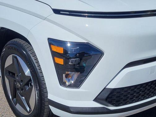 2025 Hyundai KONA EV SEL