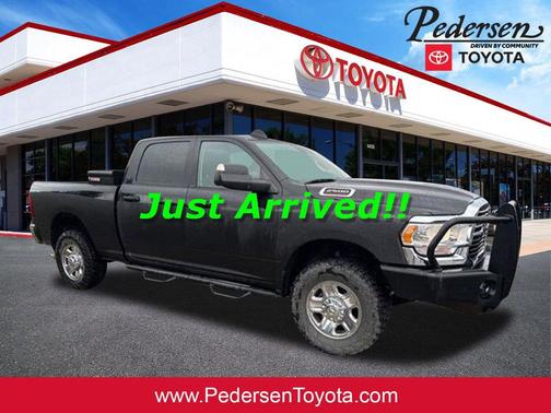 Diamond Black Crystal Pearlcoat 2020 RAM 2500 Tradesman Crew Cab 4x4 6'4' Box