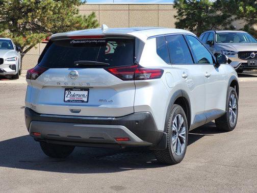 Brilliant Silver Metallic 2021 Nissan Rogue SV