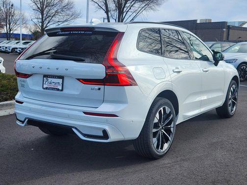 2026 Volvo XC60 B5 Plus