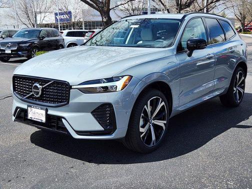 2025 Volvo XC60 Plug-In Hybrid T8 Ultra
