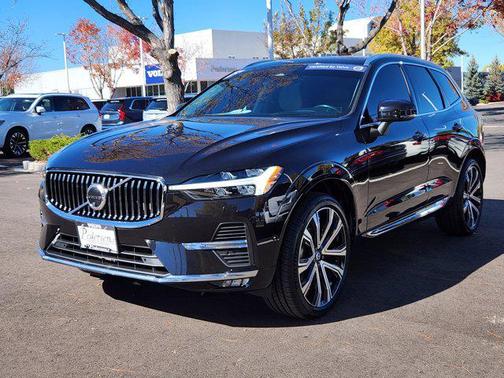 2023 Volvo XC60 B5 Ultimate Bright Theme
