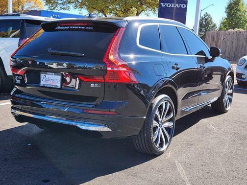 2023 Volvo XC60 B5 Ultimate Bright Theme