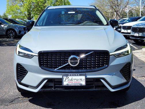 2025 Volvo XC60 Plug-In Hybrid T8 Plus