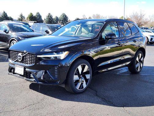 2025 Volvo XC60 Plug-In Hybrid T8 Plus